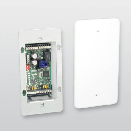 Türmodul comlock 410 im Baugruppenträger zur Unterputzmontage.